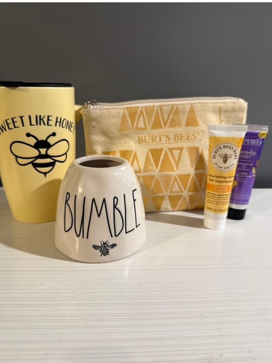 Burts Bees Accessories - Rae Dunn & Burt’s Bees, BEE 🐝 bundle. Two lotions, cosmetic bag, mug,& Vase. NWT